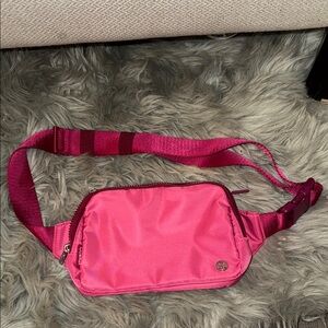 Lululemon everywhere belt bag 2L